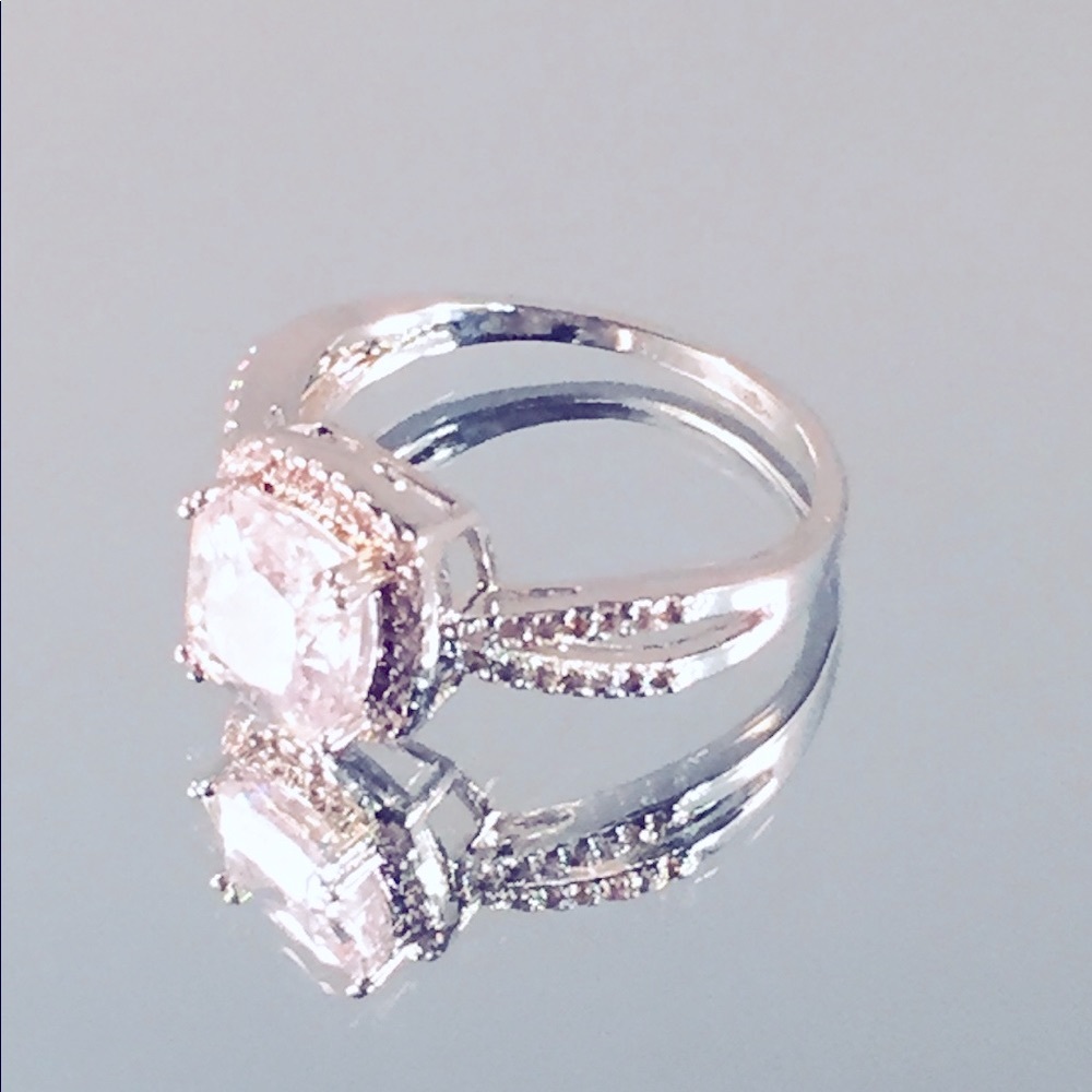 Beautiful CZ Woman’s Ring